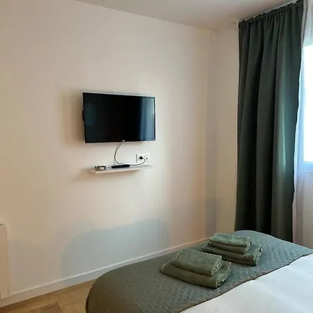 Entre Nantes Et Aeroport - Arrivee Autonome 24h Sur 24h * La Montagne (Loire-Atlantique)