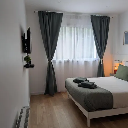 Entre Nantes Et Aeroport - Arrivee Autonome 24h Sur 24h * La Montagne (Loire-Atlantique)